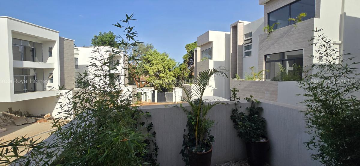 5 Bed Townhouse with En Suite at Lavington Green - 2