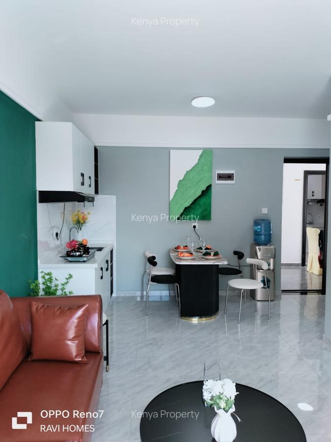 Studio Apartment with Swimming Pool at Wanyee Rd - 7