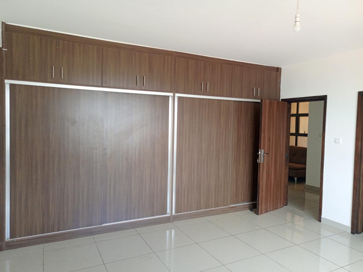 4 Bed Apartment with En Suite in General Mathenge - 3