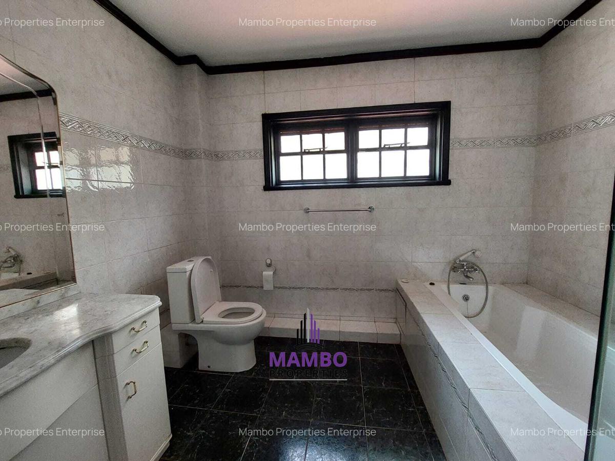 4 Bed Townhouse with En Suite at Riverside Dr - 10