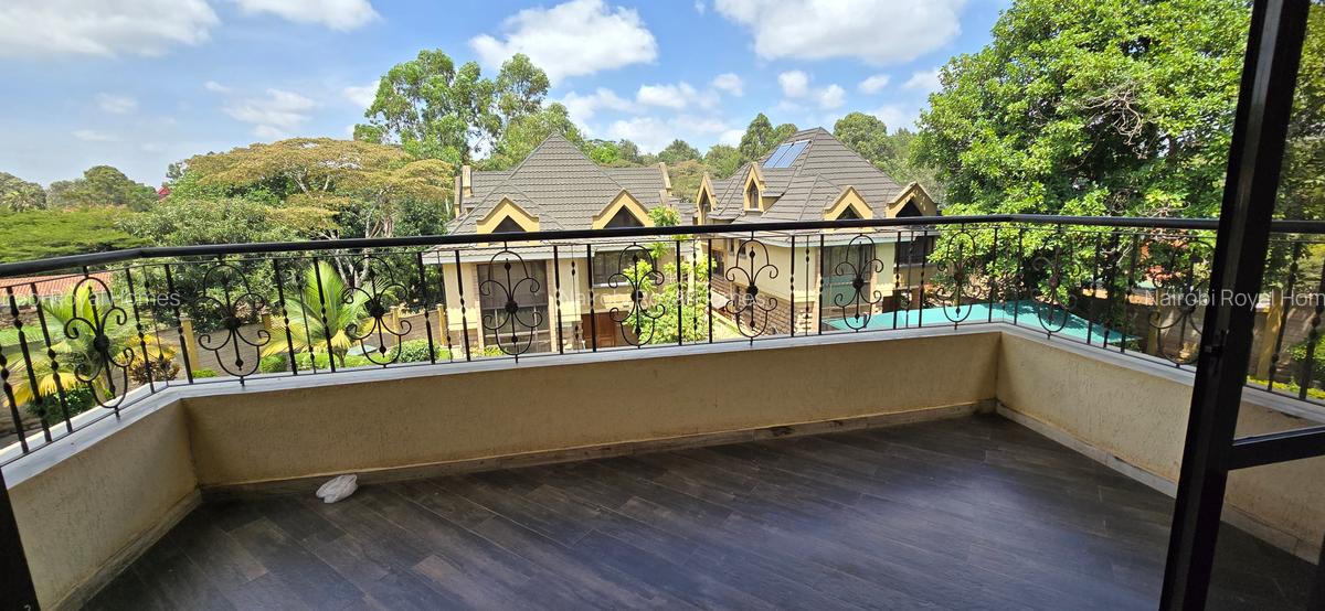 5 Bed Townhouse with En Suite at Lavington Green - 17