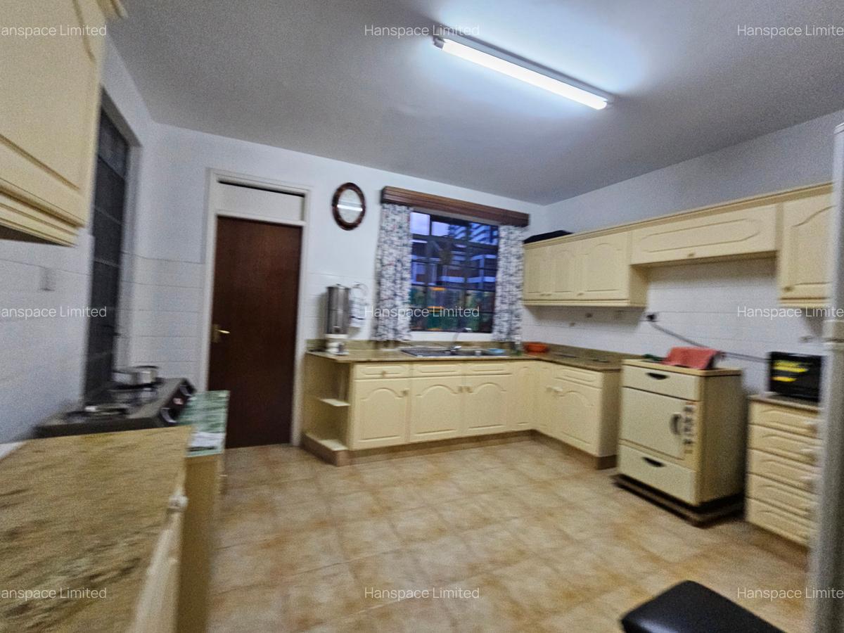 3 Bed Apartment with En Suite in Kileleshwa - 4