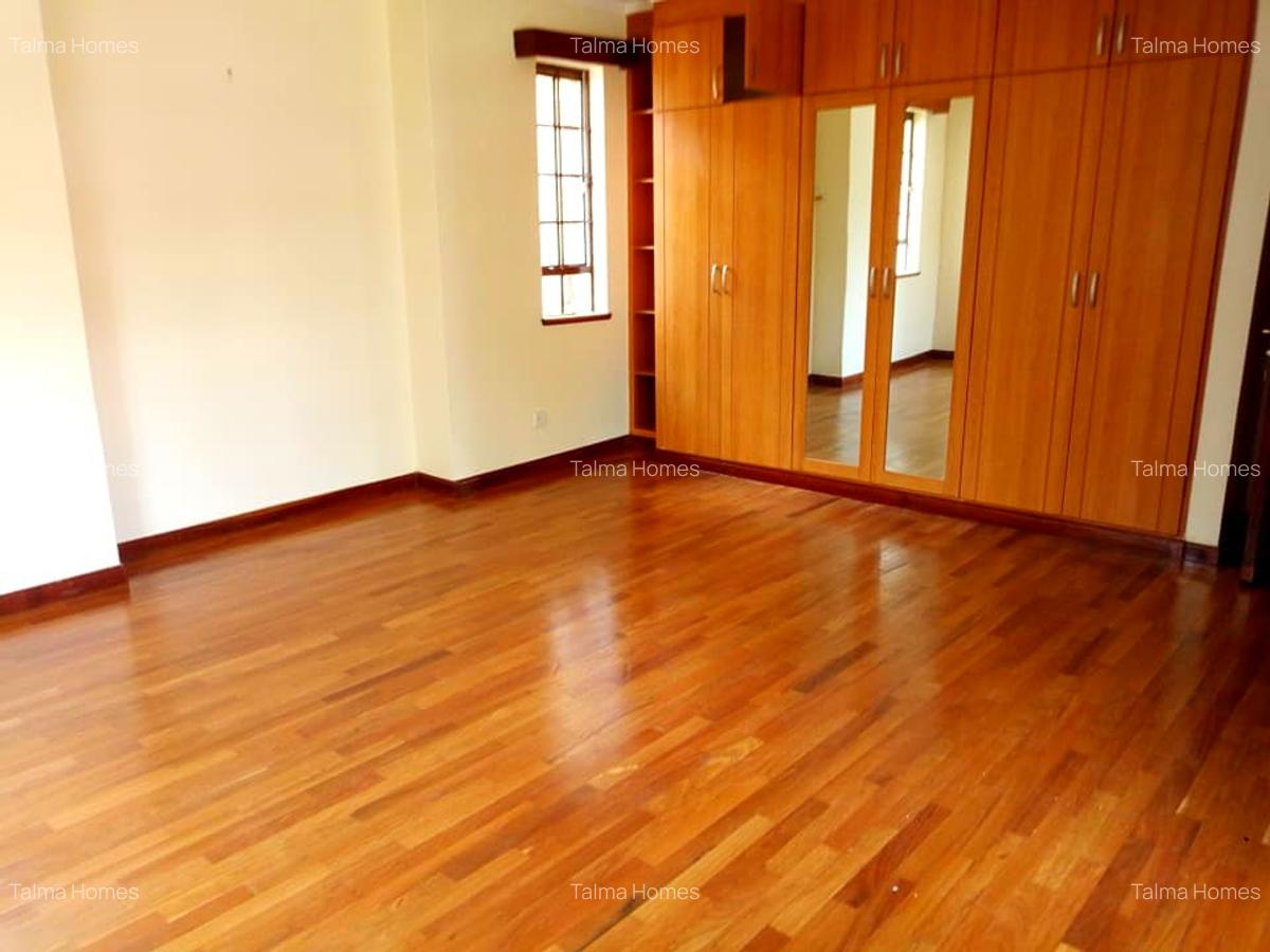 5 Bed Townhouse with En Suite at James Gichuru Road - 17