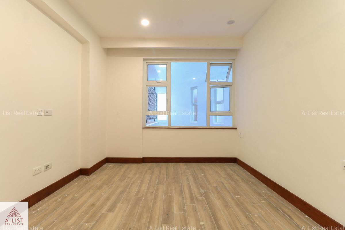 2 Bed Apartment with En Suite at City Park Drive - 5