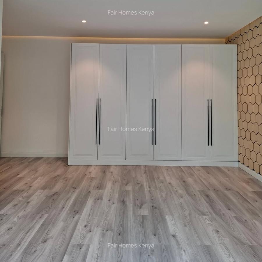 5 Bed Townhouse with En Suite at Chalbi Drive - 8