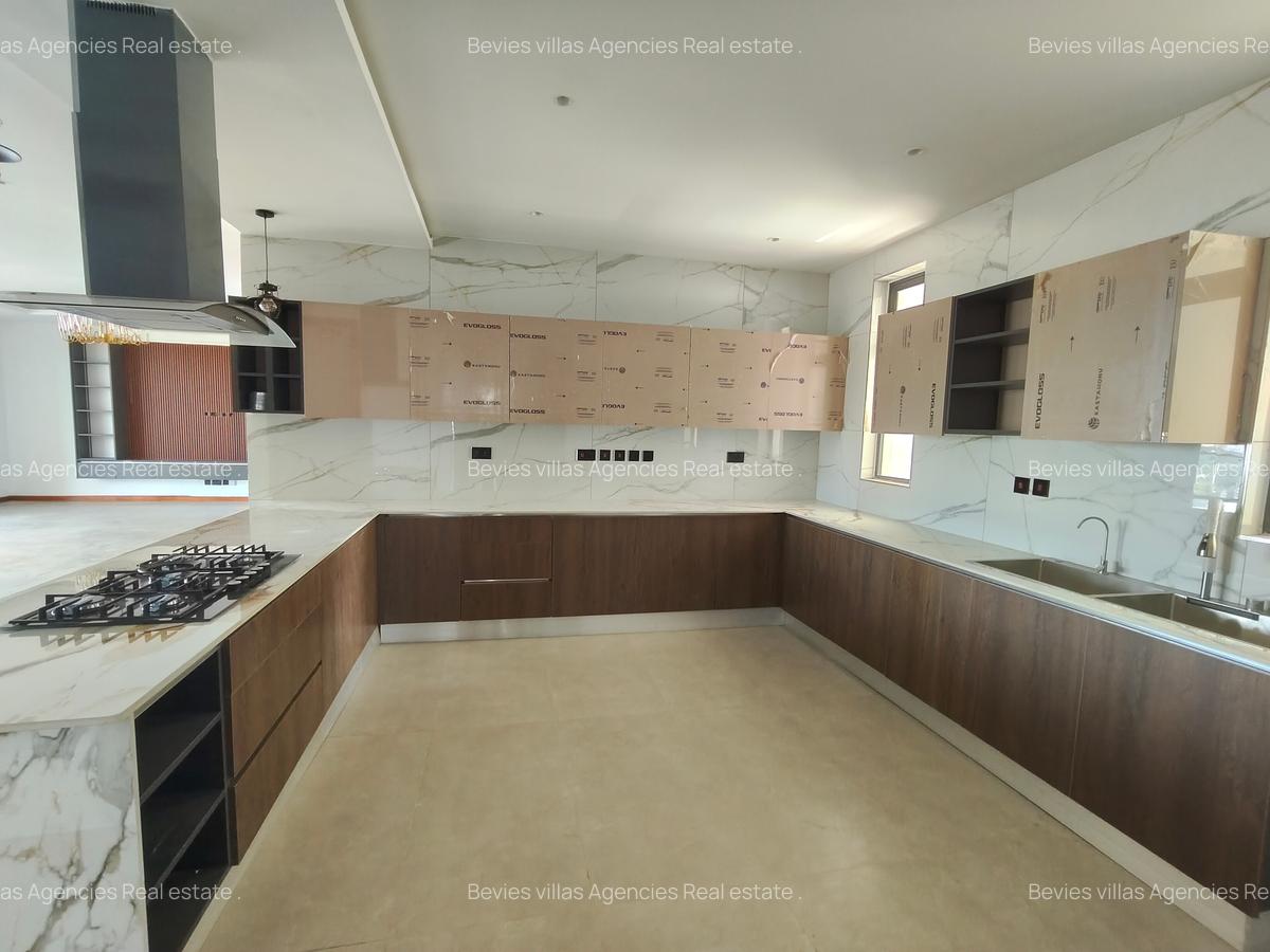 3 Bed Apartment with En Suite at Riverside - 3