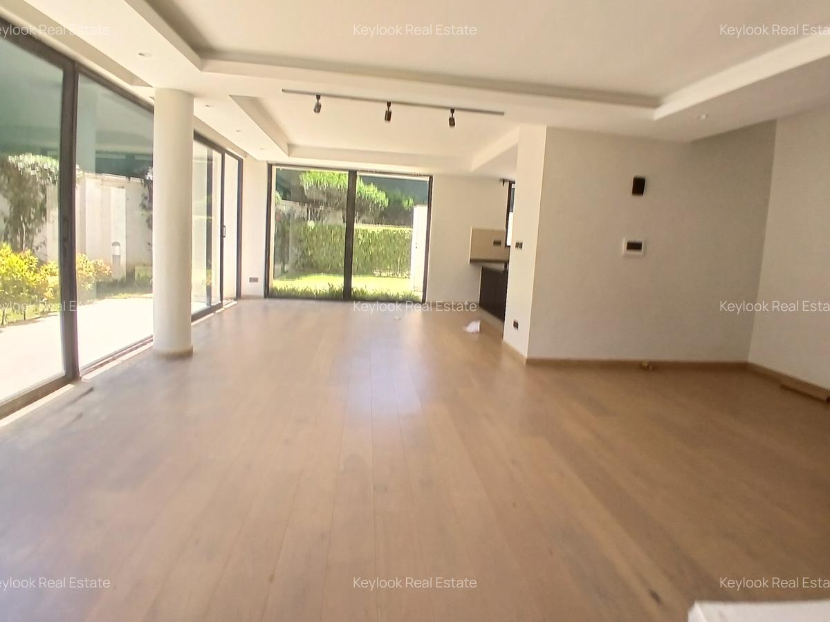 4 Bed Townhouse with En Suite at Lavington Green - 15