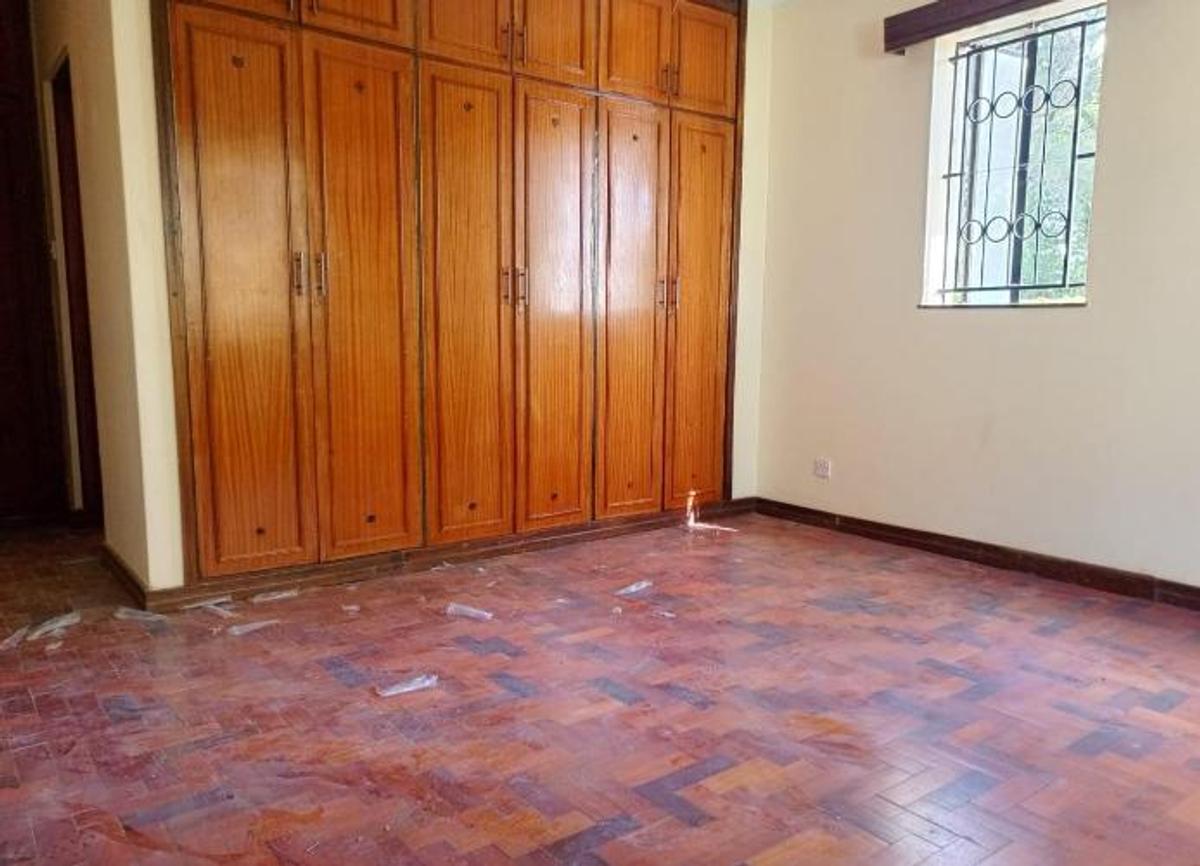 4 Bed House with En Suite in Runda - 13