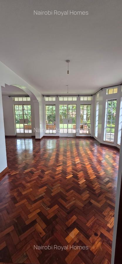 5 Bed House with En Suite at Rosslyn Park 01 - 15