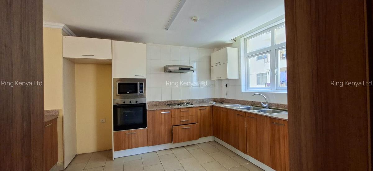 3 Bed Apartment with En Suite in Kilimani - 5