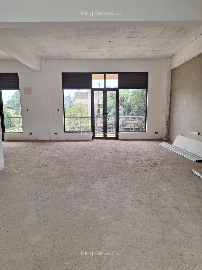 1,532 ft² Commercial Property with Service Charge Included in Thome - 9