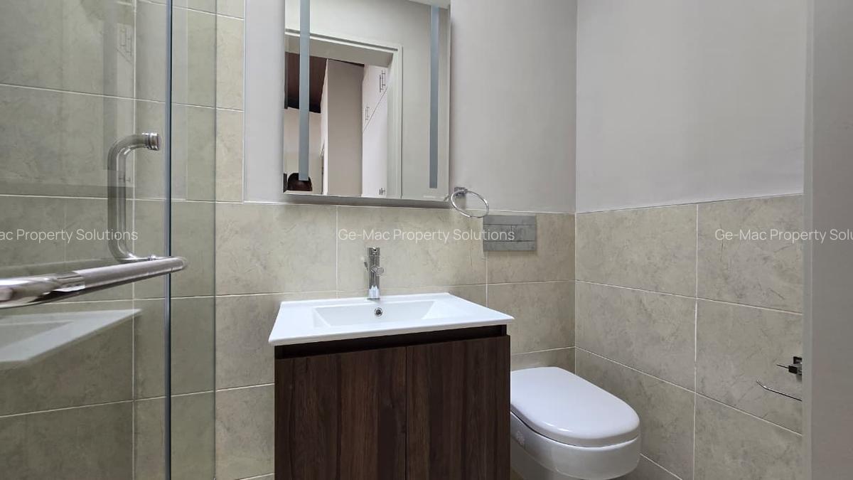 4 Bed House with En Suite in Runda - 8