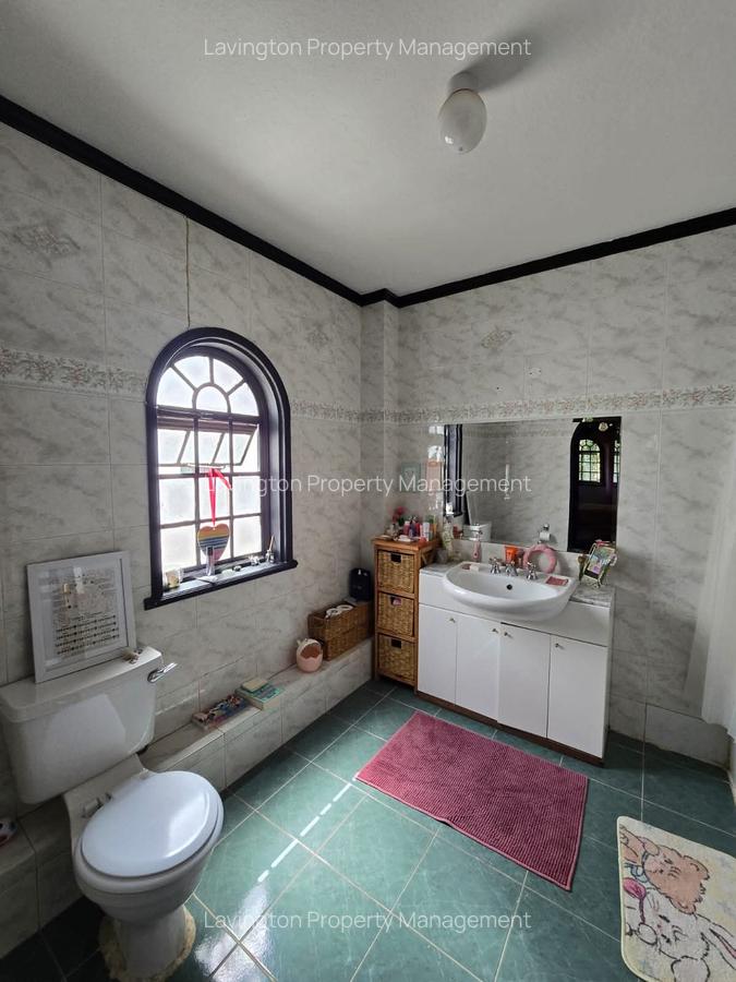 4 Bed Villa with En Suite at Lavington Green - 13