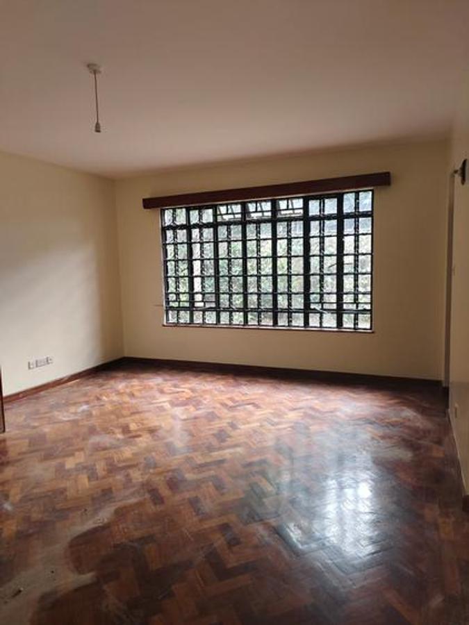 4 Bed Townhouse with En Suite at Lavington - 9