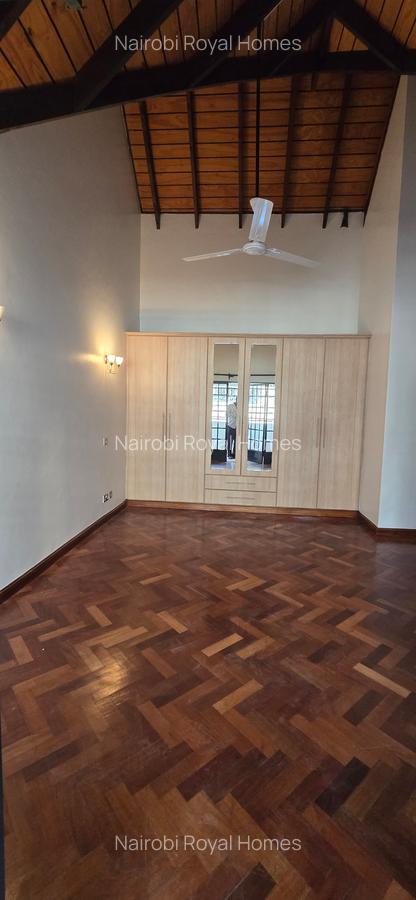 5 Bed Townhouse with En Suite at Lavington Green - 20