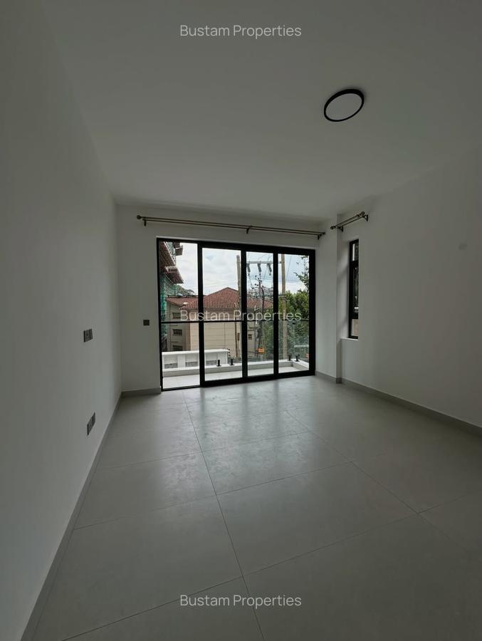 2 Bed Apartment with En Suite in Brookside - 6