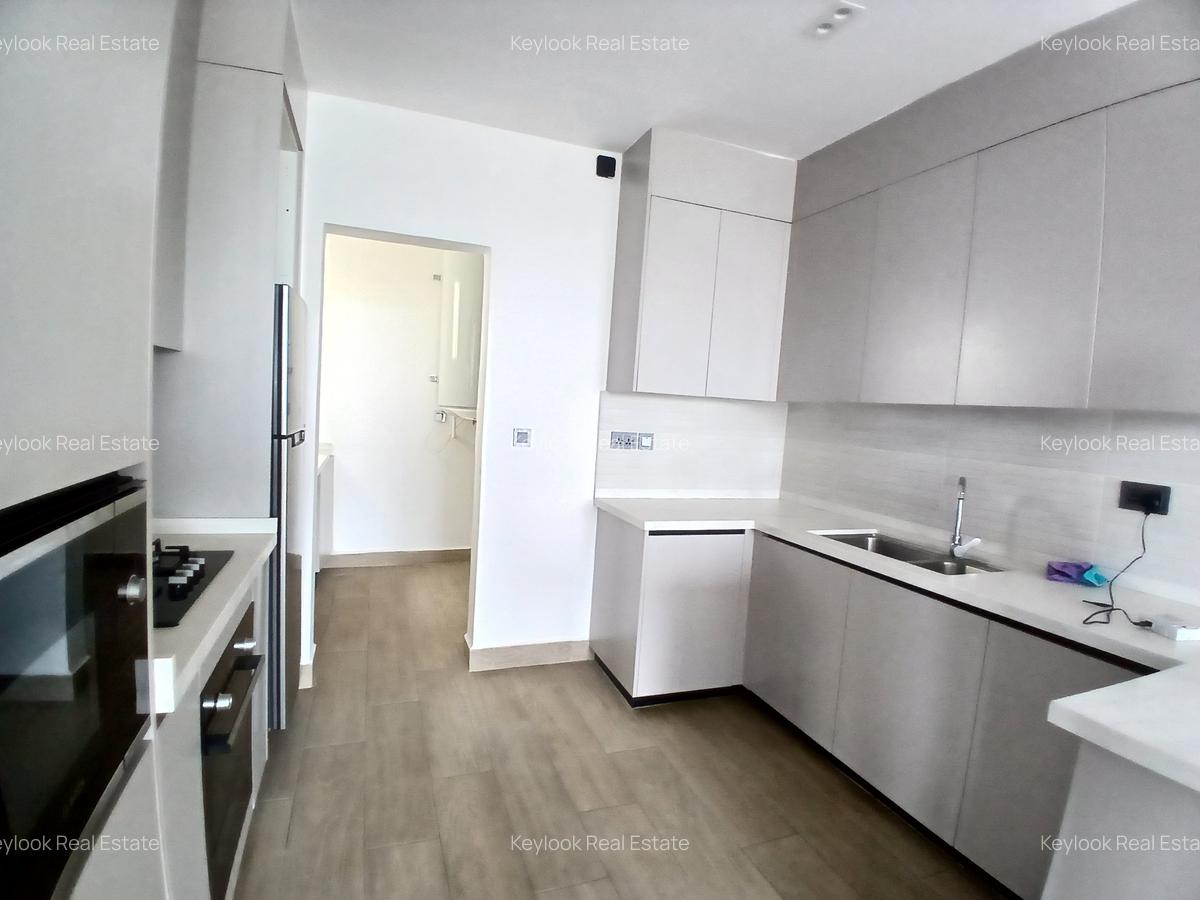 3 Bed Apartment with En Suite at Riverside Drive 65 - 8