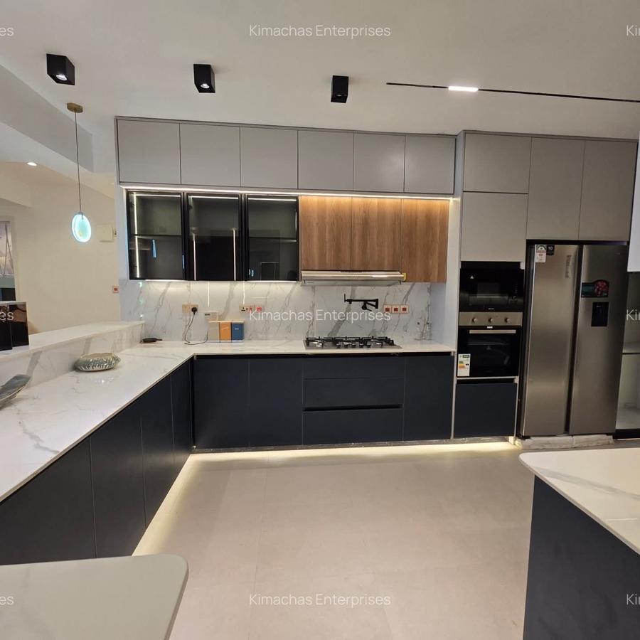 3 Bed Apartment with En Suite at Links Road - 1