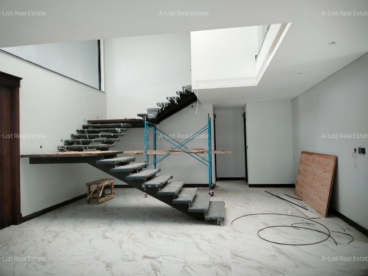 6 Bed House with En Suite at Nyari - 11