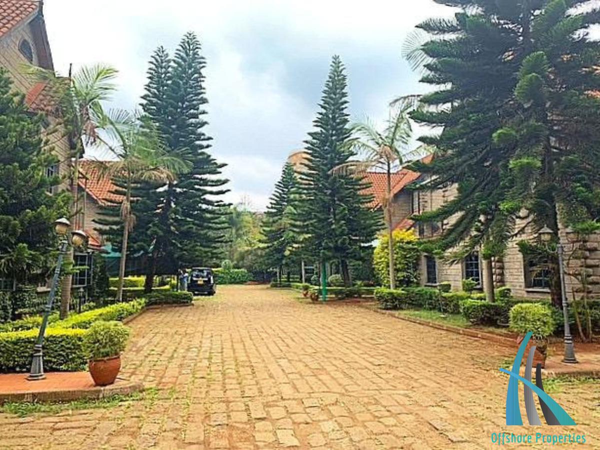 5 Bed Townhouse with En Suite at Othaya Road - 4