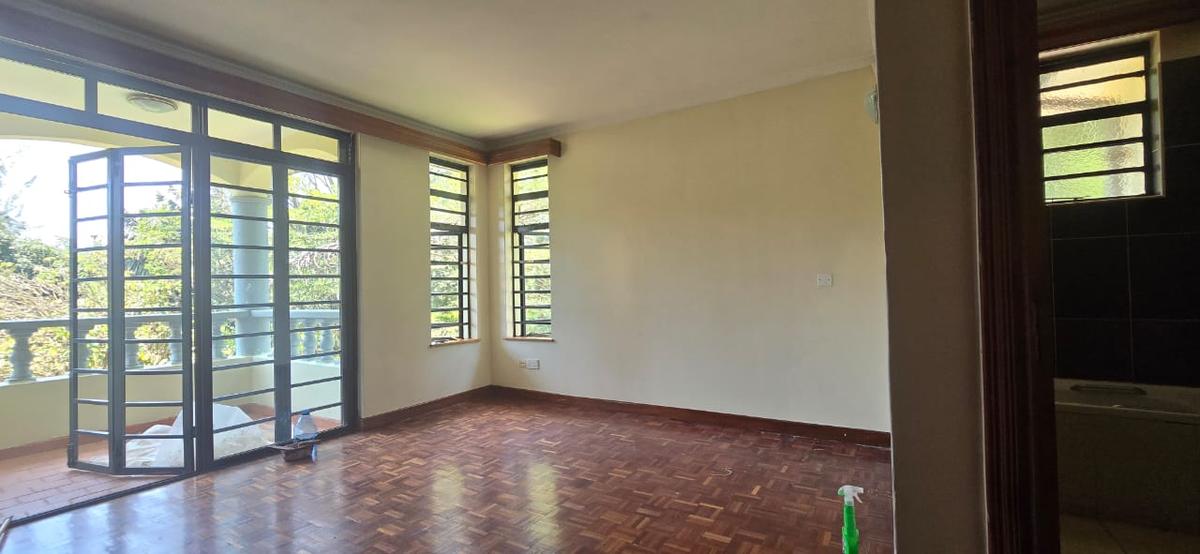 4 Bed House with En Suite in Nyari - 8