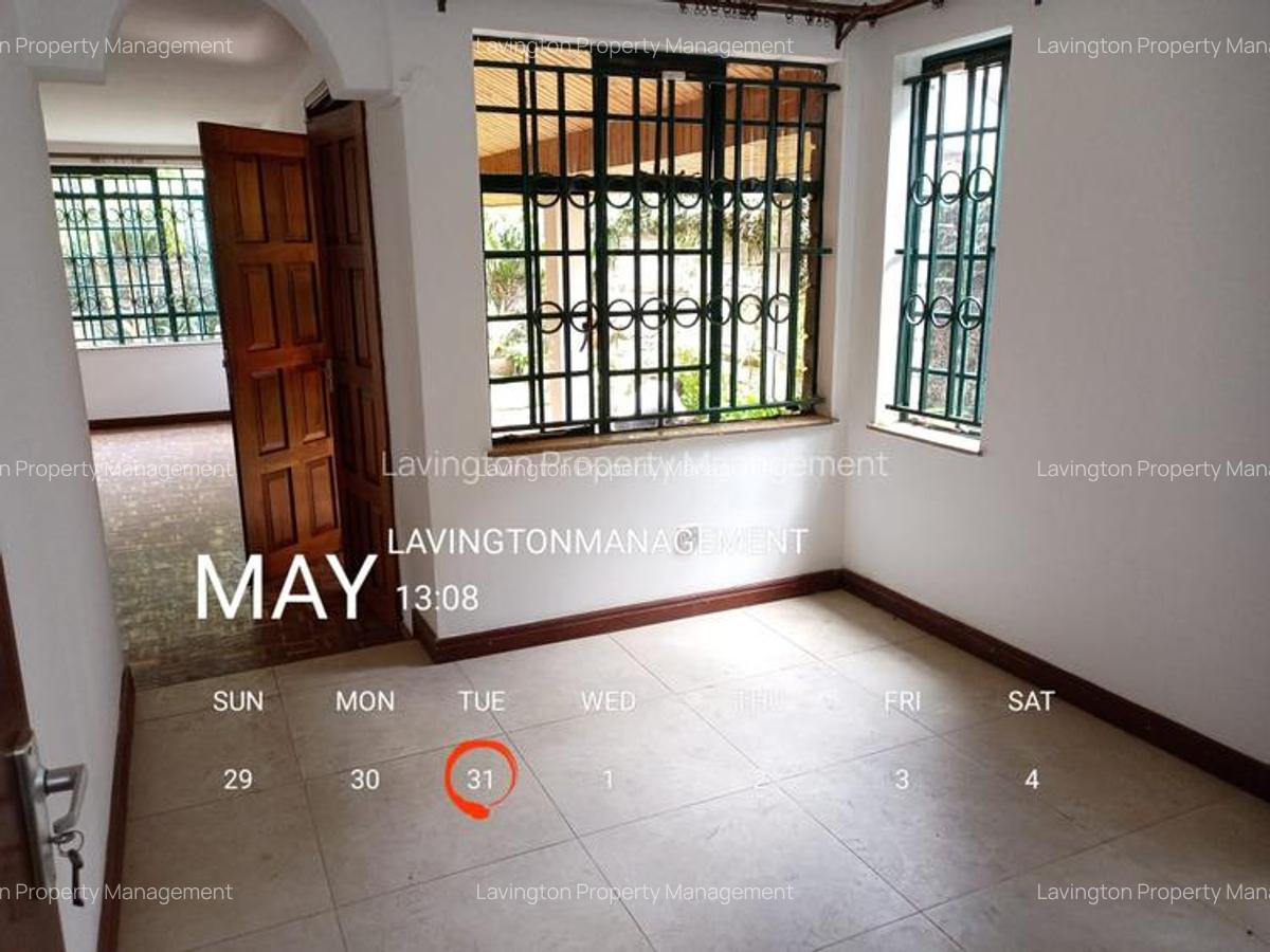 4 Bed Townhouse with En Suite at Lavington Green - 7