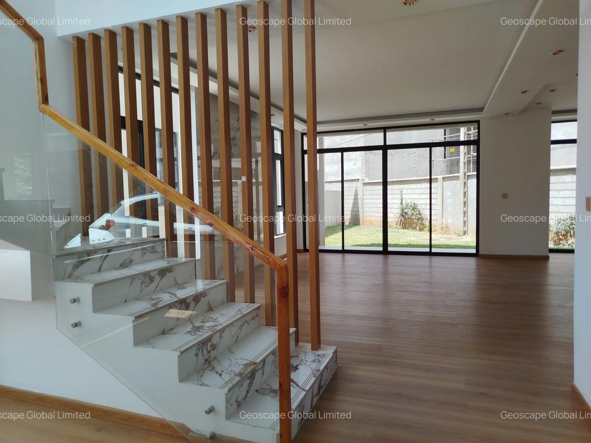 5 Bed House with En Suite in Lavington - 4