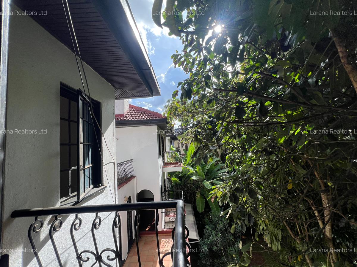 4 Bed Townhouse with En Suite at Riverside Dr - 14