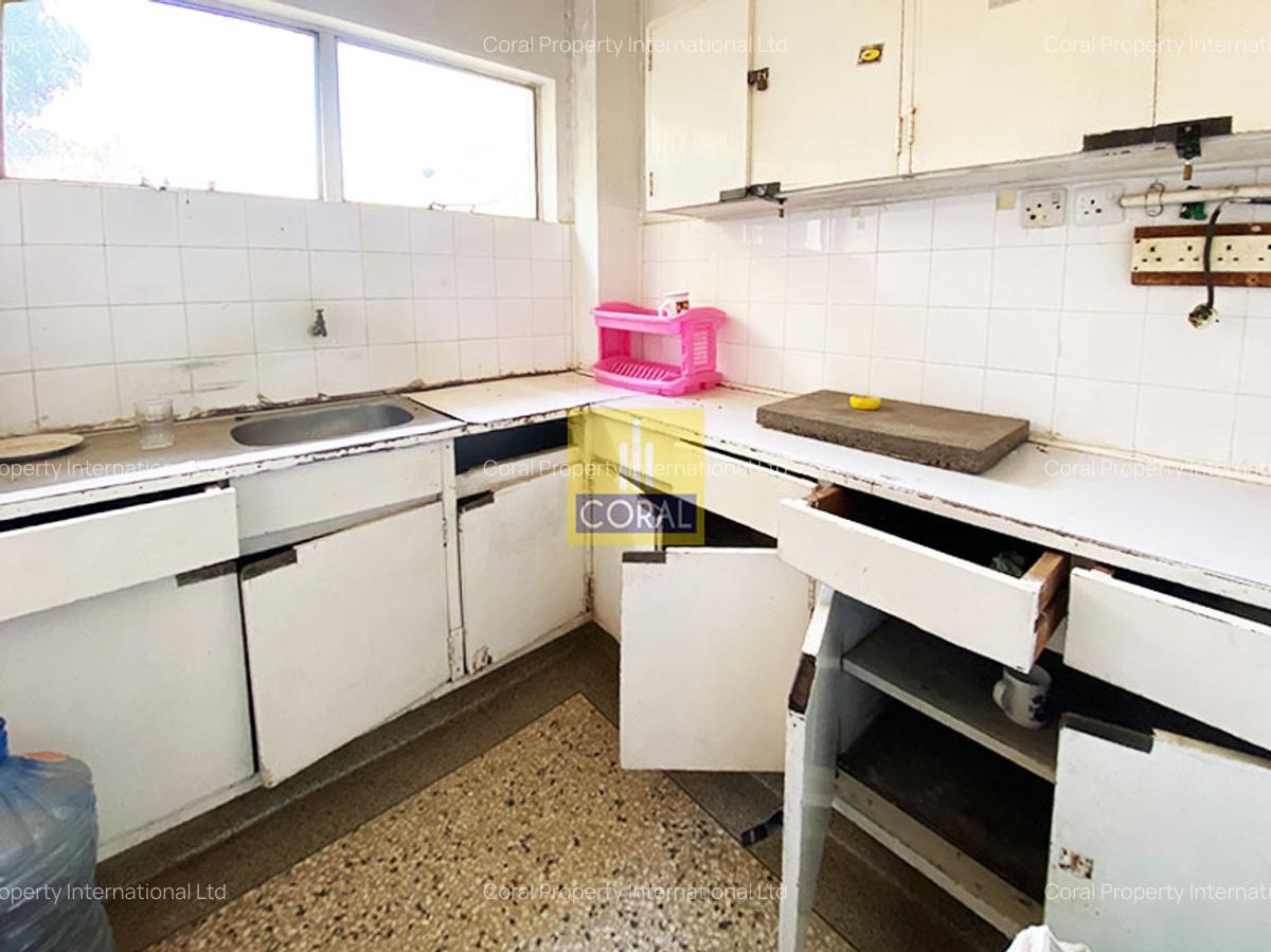 100,000 ft² Warehouse with Backup Generator in Thika - 8