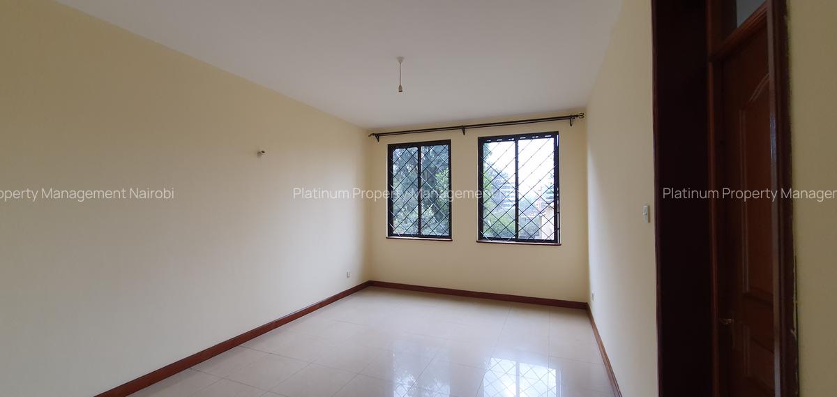3 Bed Apartment with En Suite in Parklands - 6