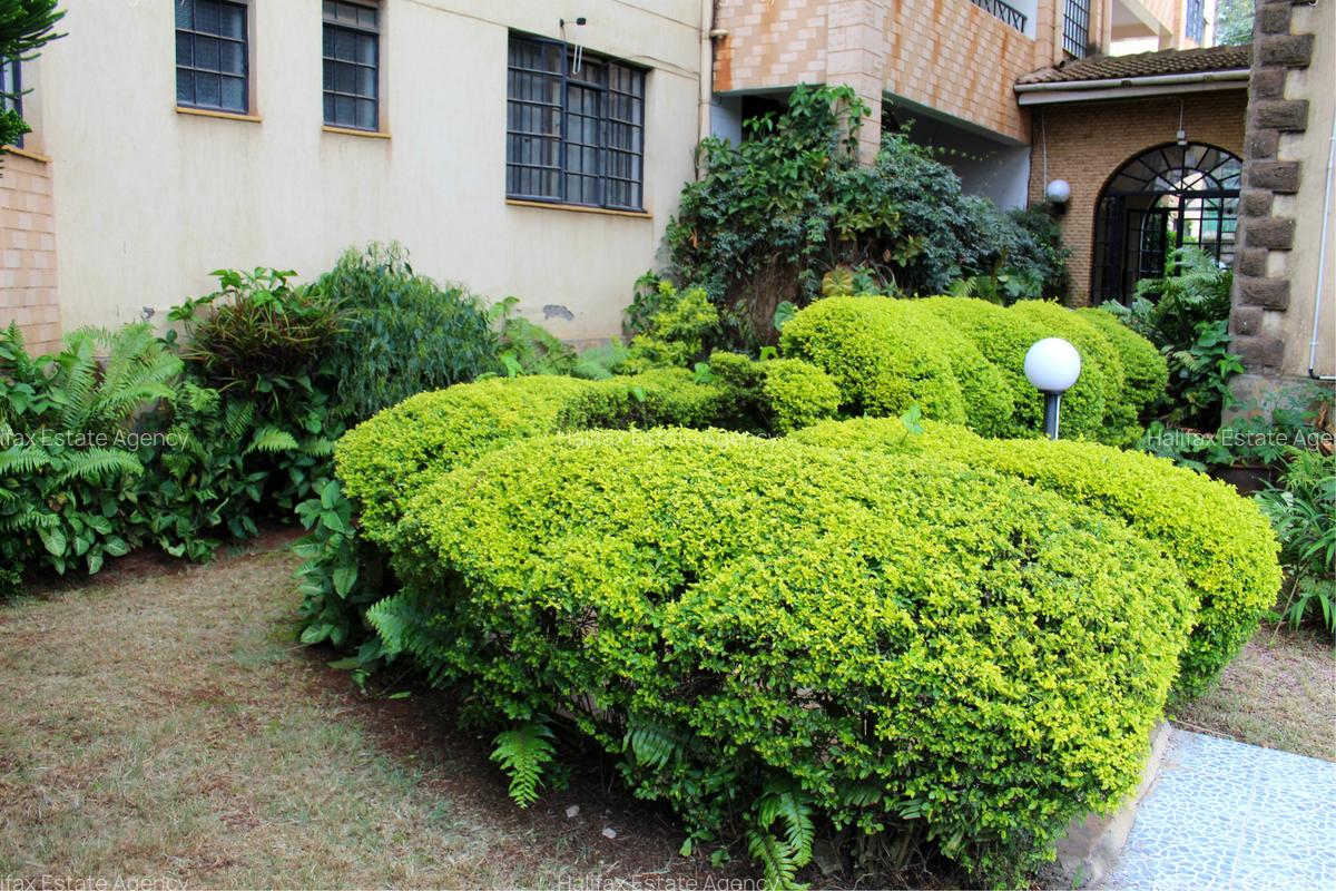 4 Bed Apartment with En Suite in Brookside - 12