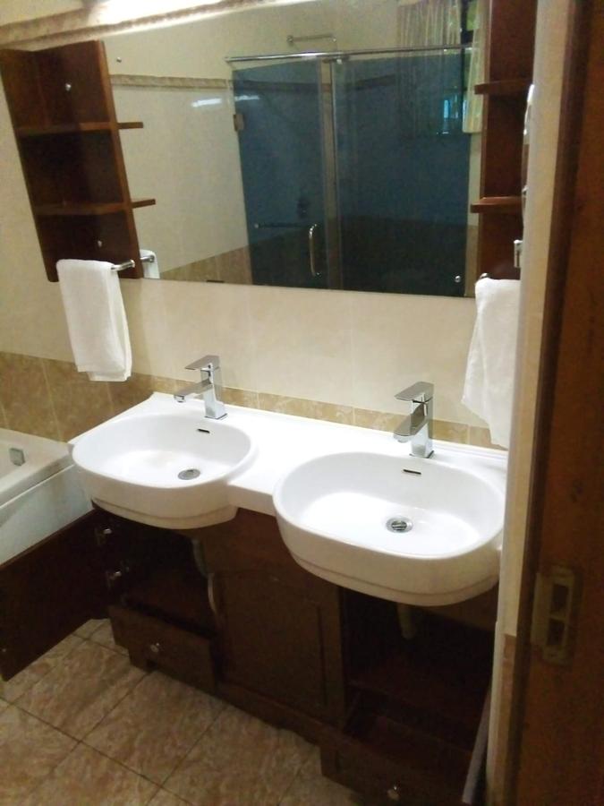 Serviced 2 Bed Apartment with En Suite in Nyari - 18