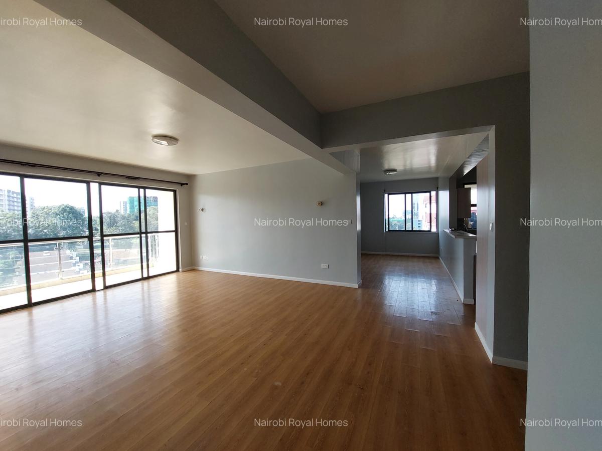 3 Bed Apartment with En Suite at Brookside Drive - 8