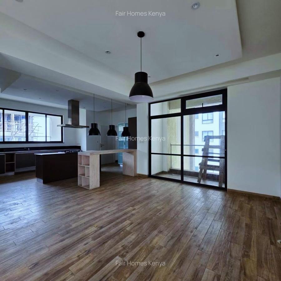 4 Bed Apartment with En Suite at Riverside Drive - 12