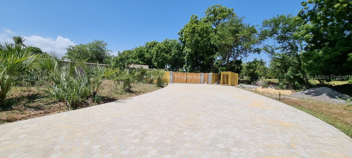 1,000 ft² Land at Kuruwitu - 12