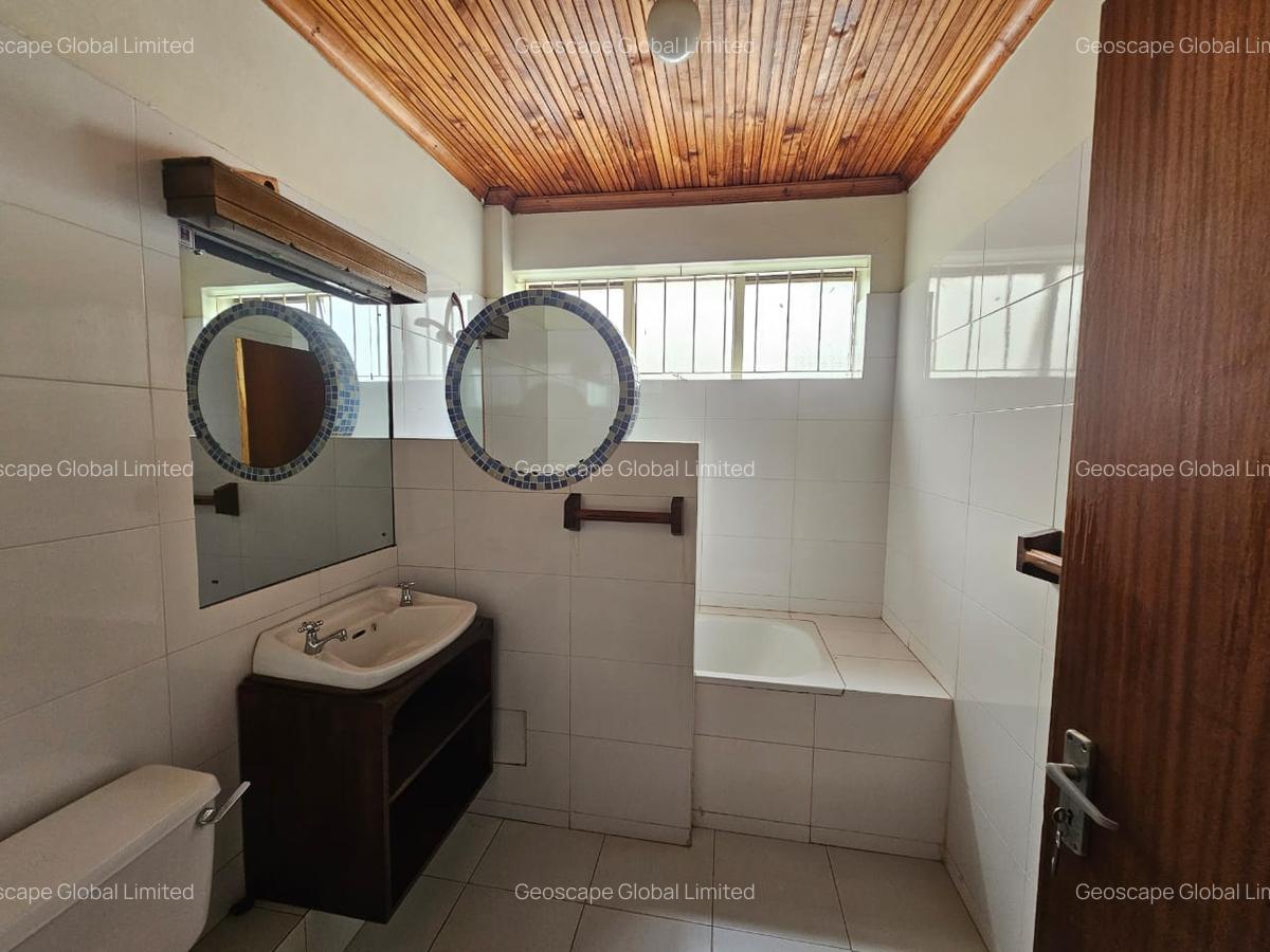 4 Bed Townhouse with En Suite in Spring Valley - 4