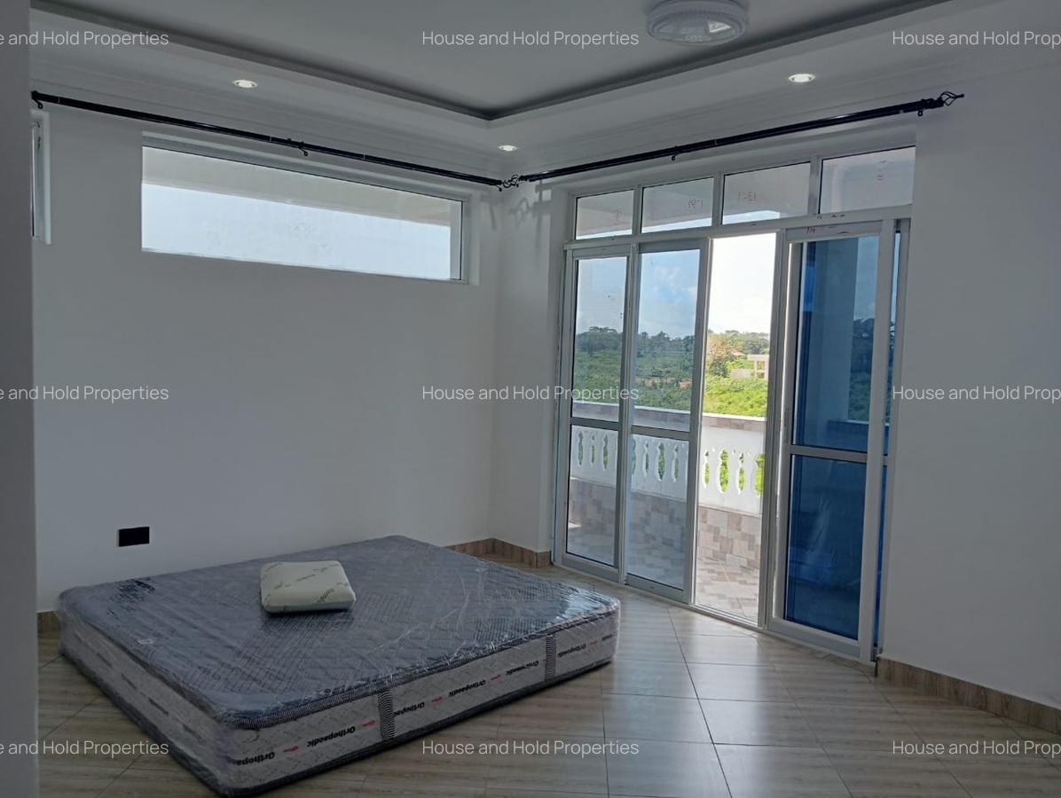 6 Bed Villa with En Suite at Beach Road - 9