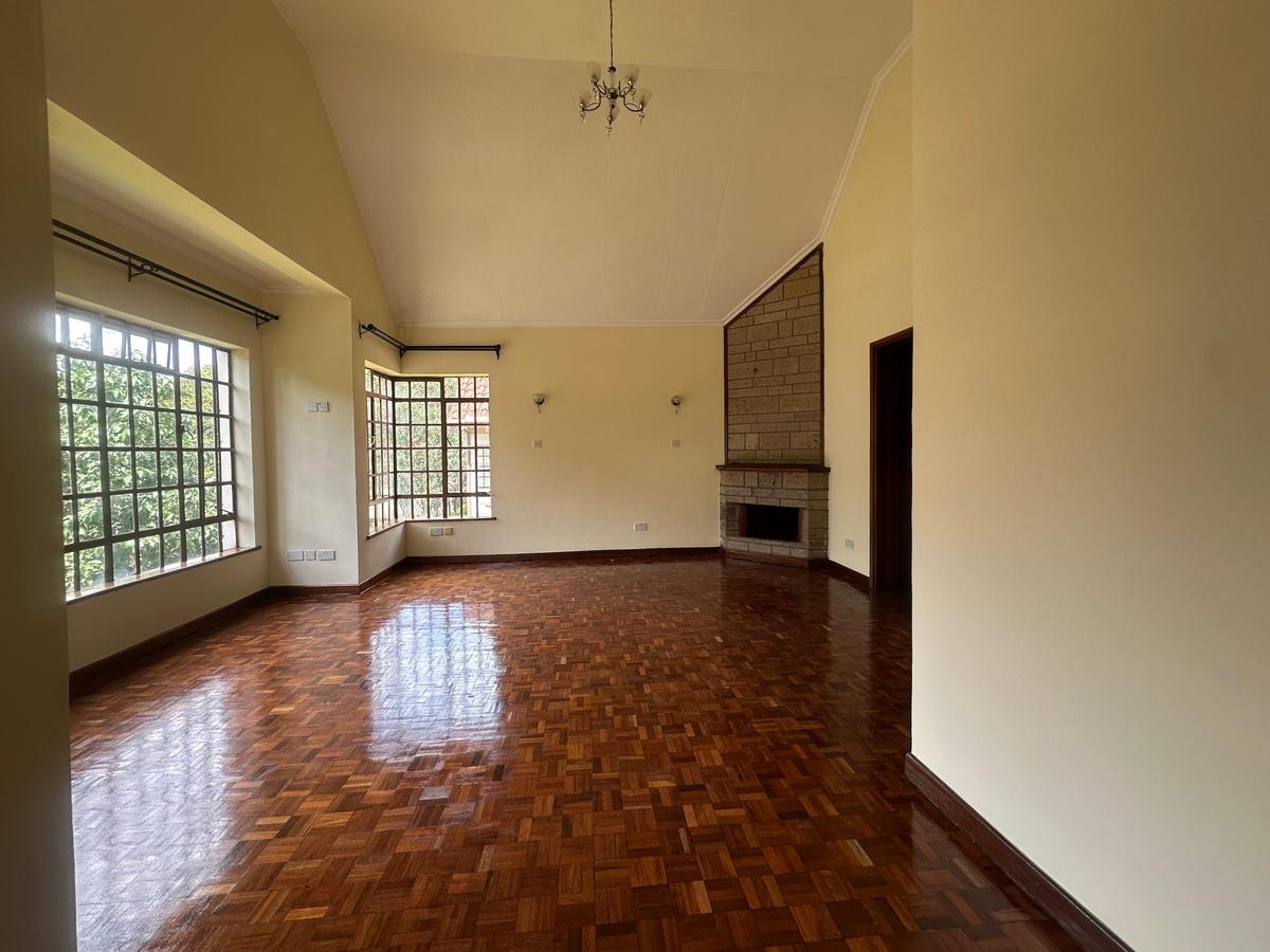 5 Bed Villa with En Suite at Lavington - 5