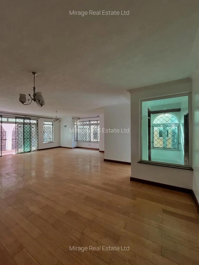 3 Bed Apartment with En Suite in Kilimani - 4