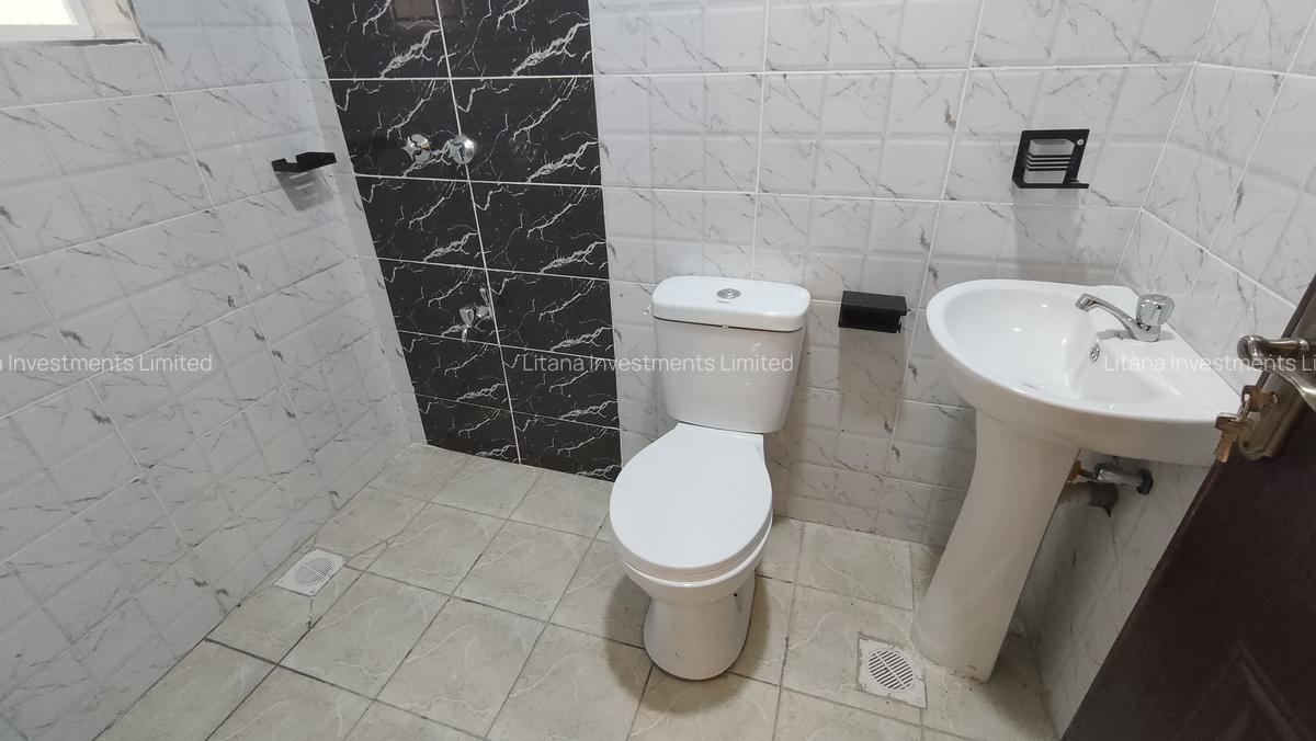 3 Bed House with En Suite in Kamakis - 14