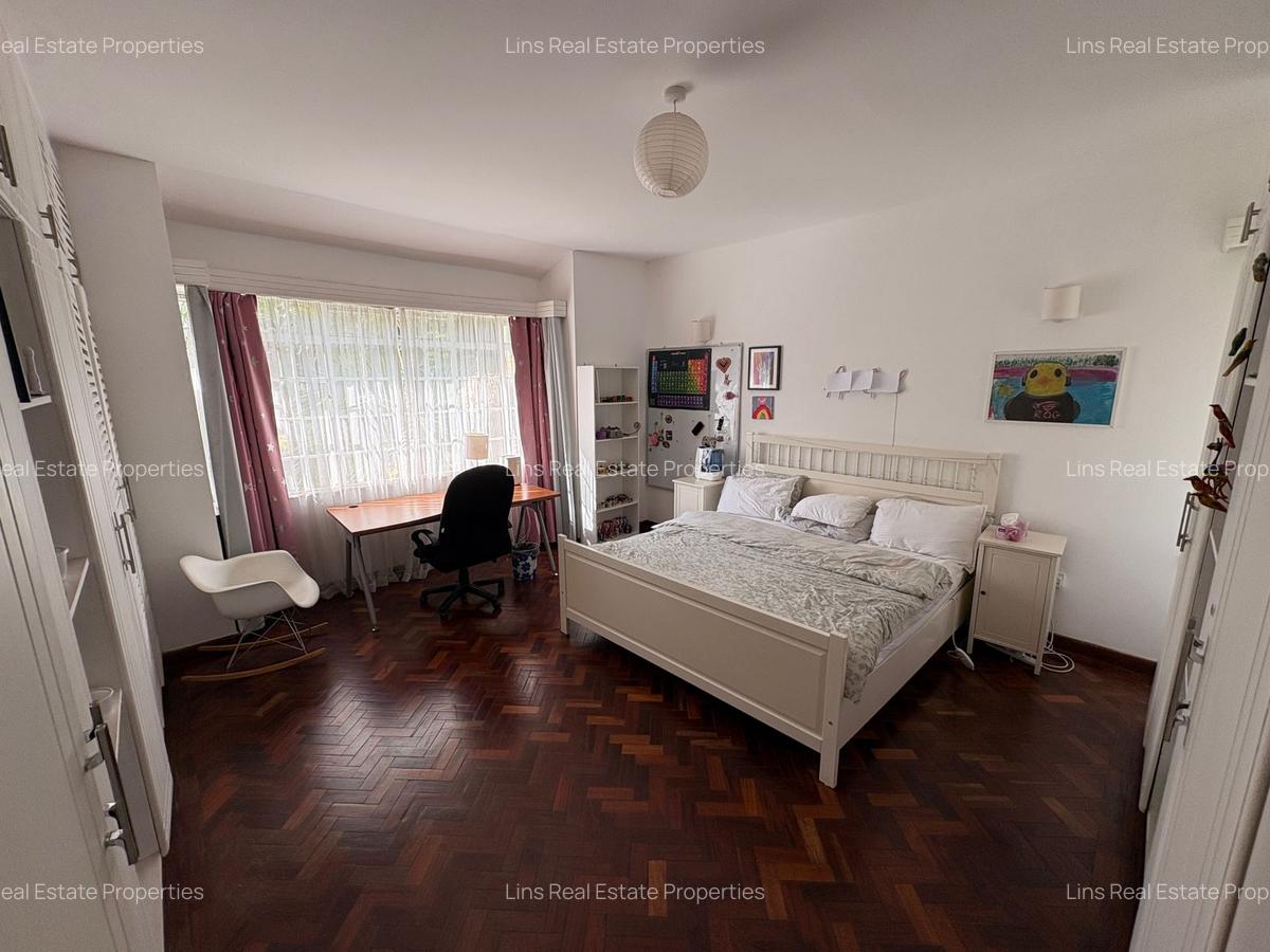 4 Bed Townhouse with En Suite in Kyuna - 10