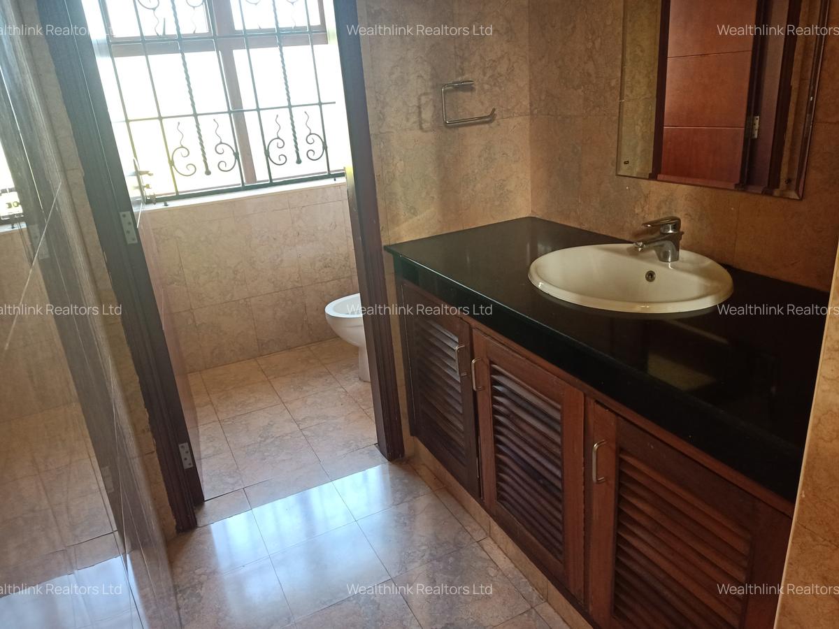 4 Bed Townhouse with En Suite at Runda - 5