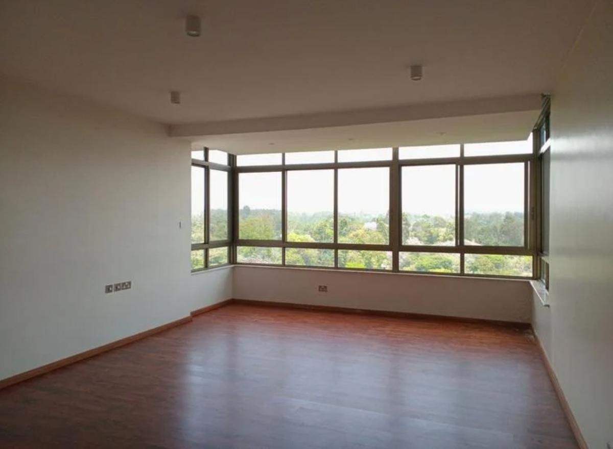 4 Bed Apartment with En Suite at Parklands - 17