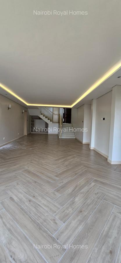 7 Bed Townhouse with En Suite at Lavington Convent Drive - 20