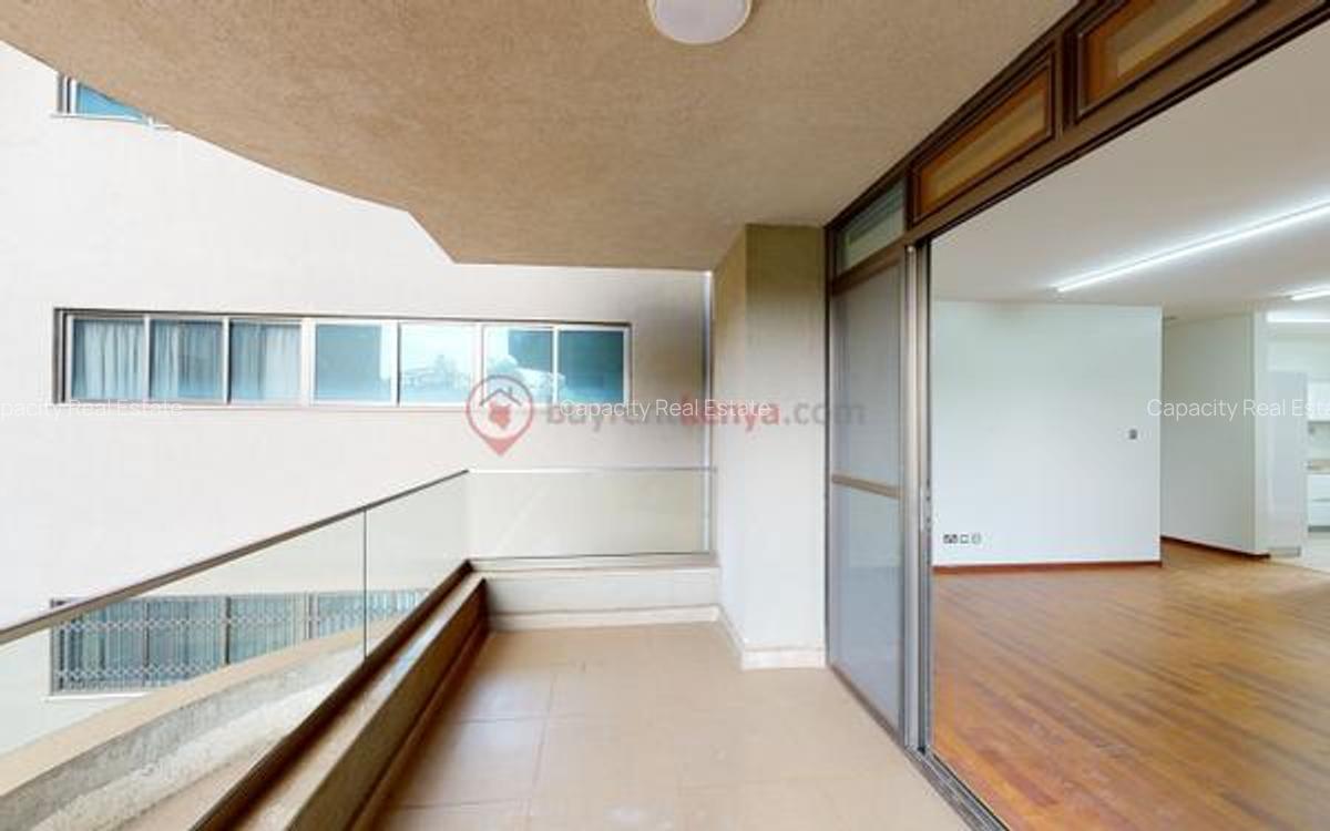 3 Bed Apartment with En Suite in Parklands - 18