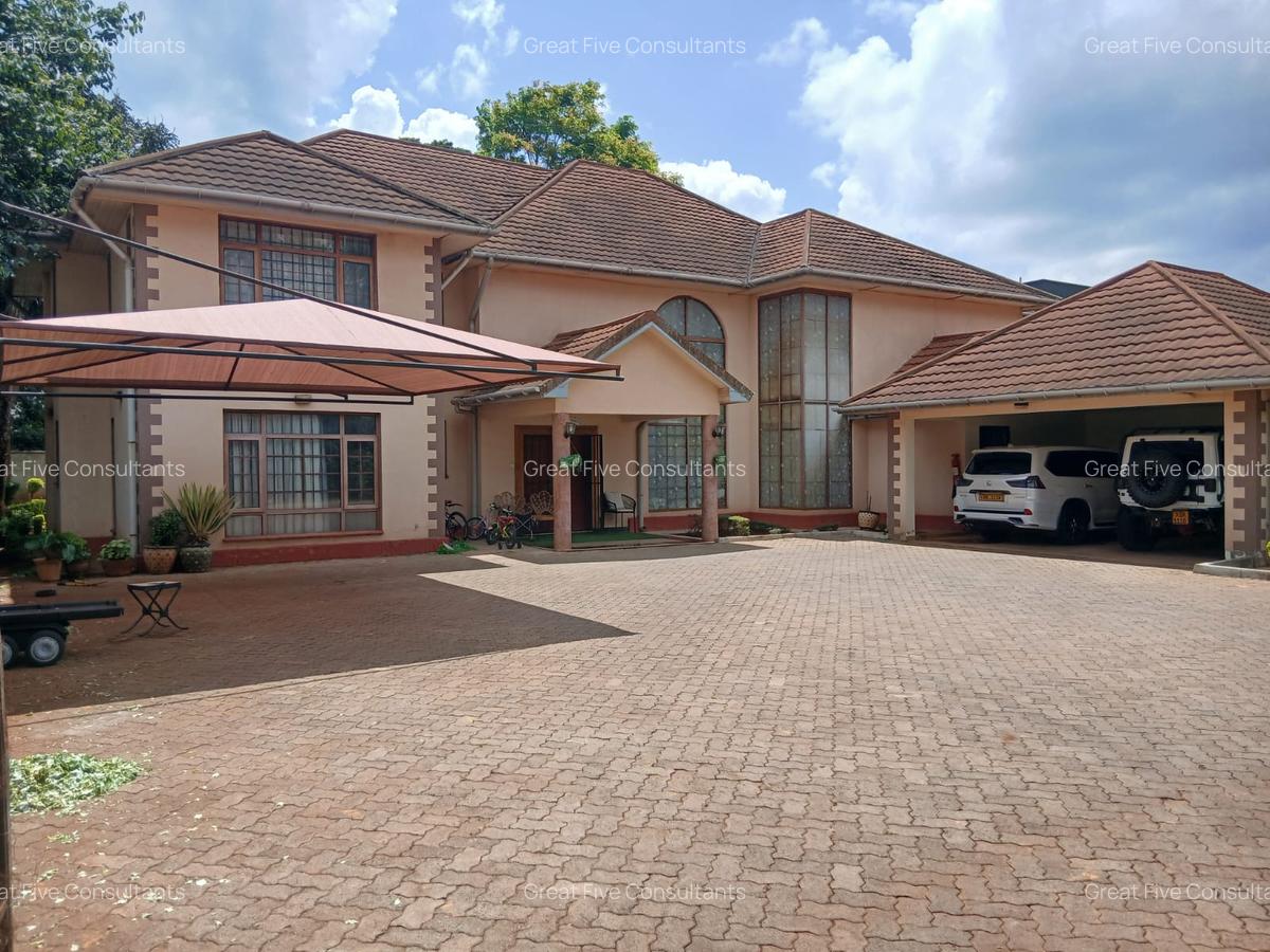 5 Bed Villa with En Suite in Runda - 3