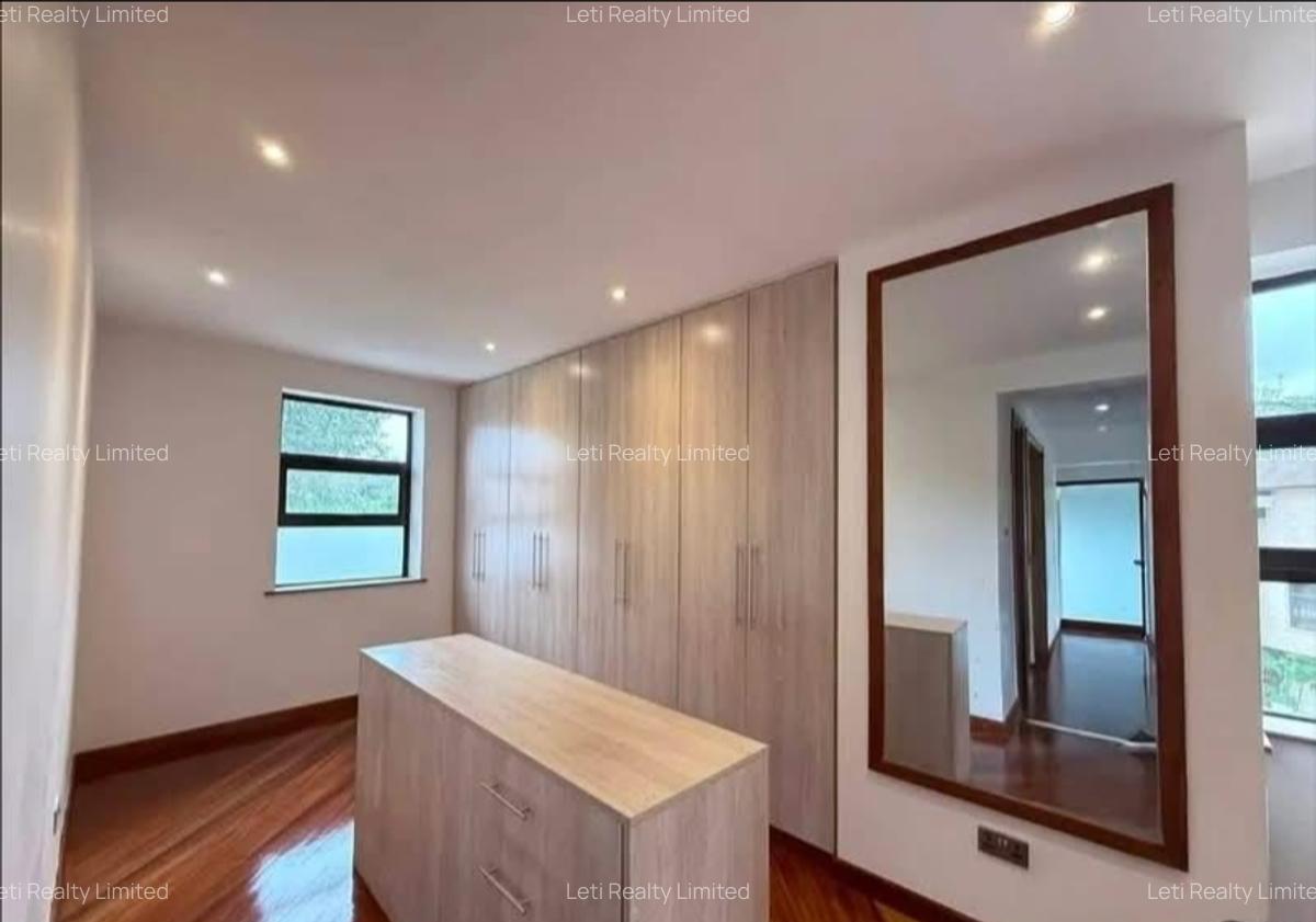 5 Bed Townhouse with En Suite in Lavington - 10