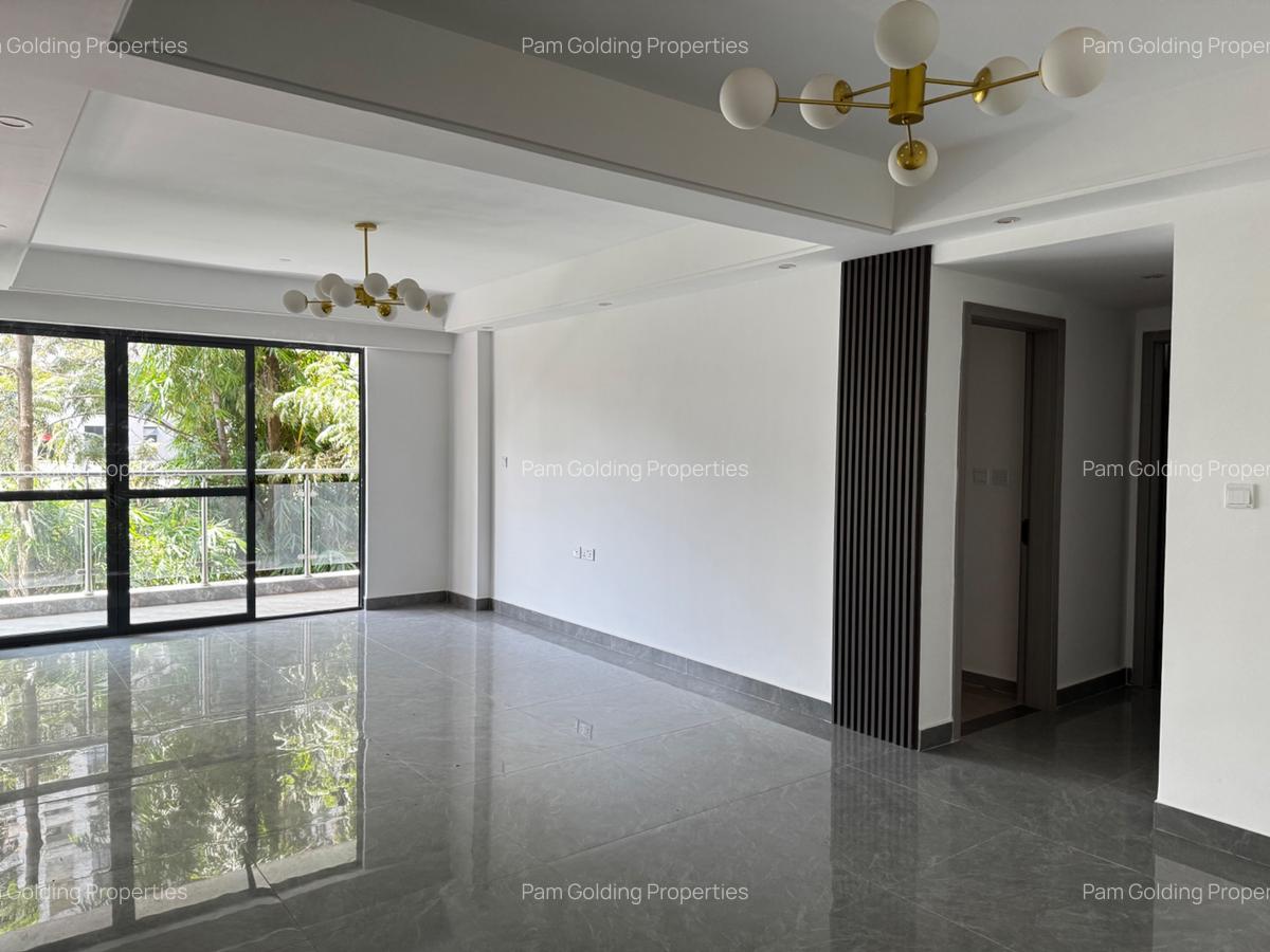 2 Bed Apartment with En Suite in Riverside - 2