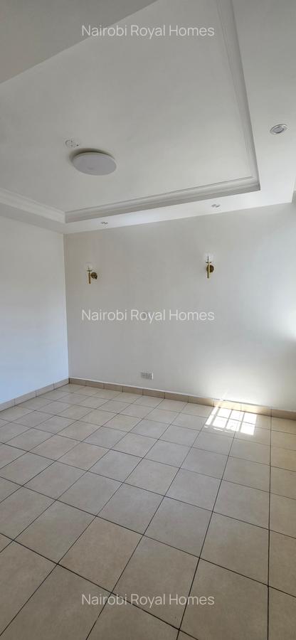 3 Bed Apartment with En Suite at Lavington - 19