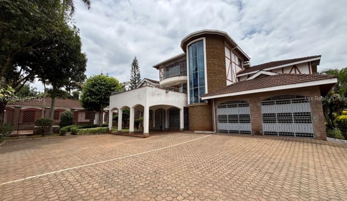 5 Bed Villa with En Suite in Runda - 1